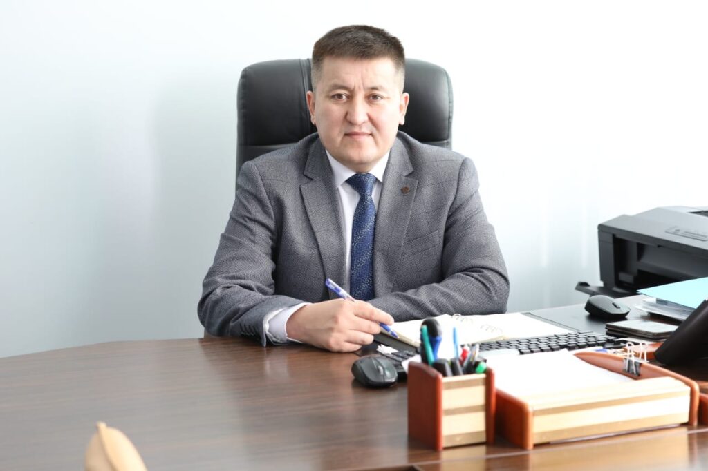 Директор